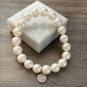 Ti Sento White Pearl Beaded Bracelet #C103. Stretch size 6.25 without stretch